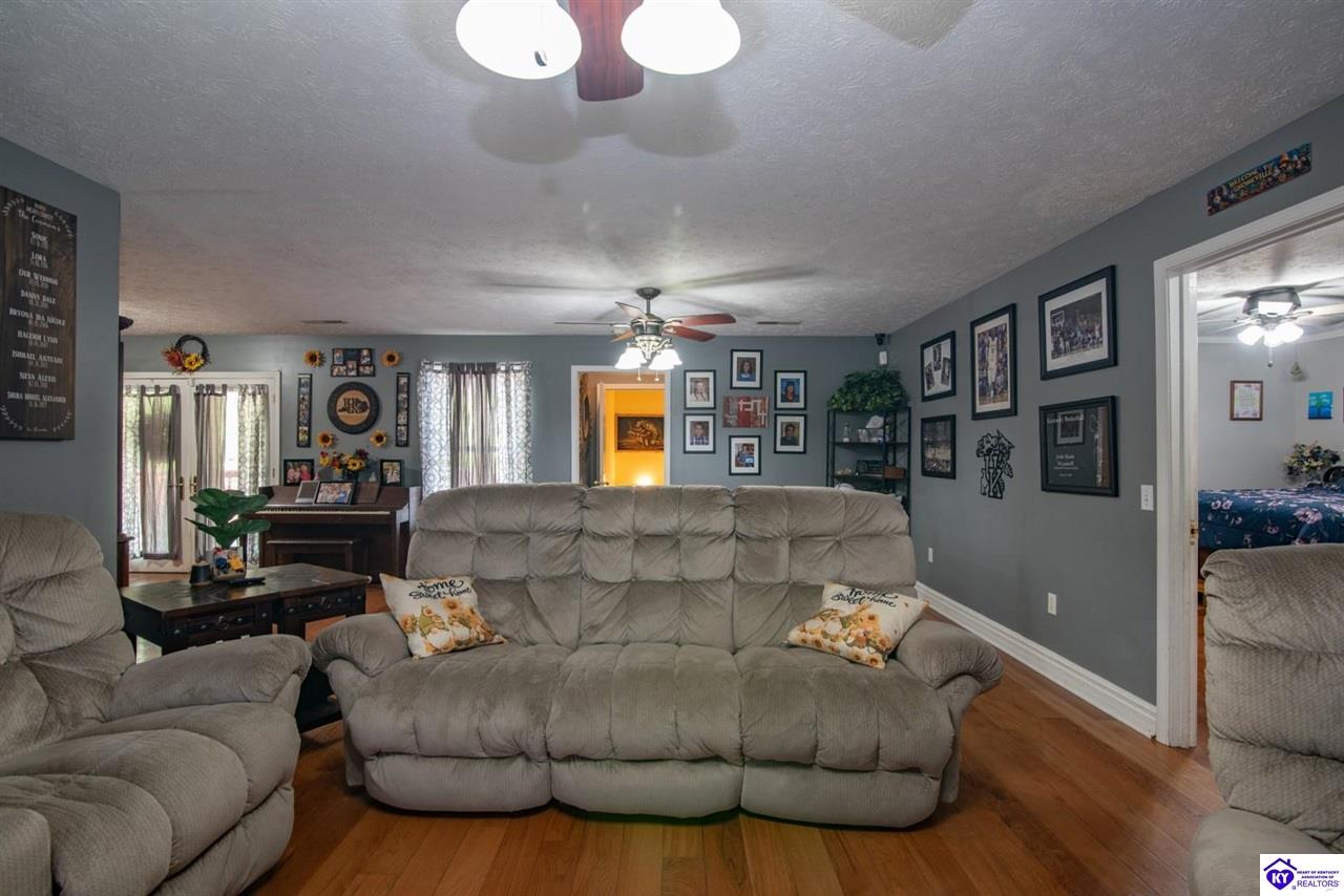 454 Sugar Branch Road Property Photo 5