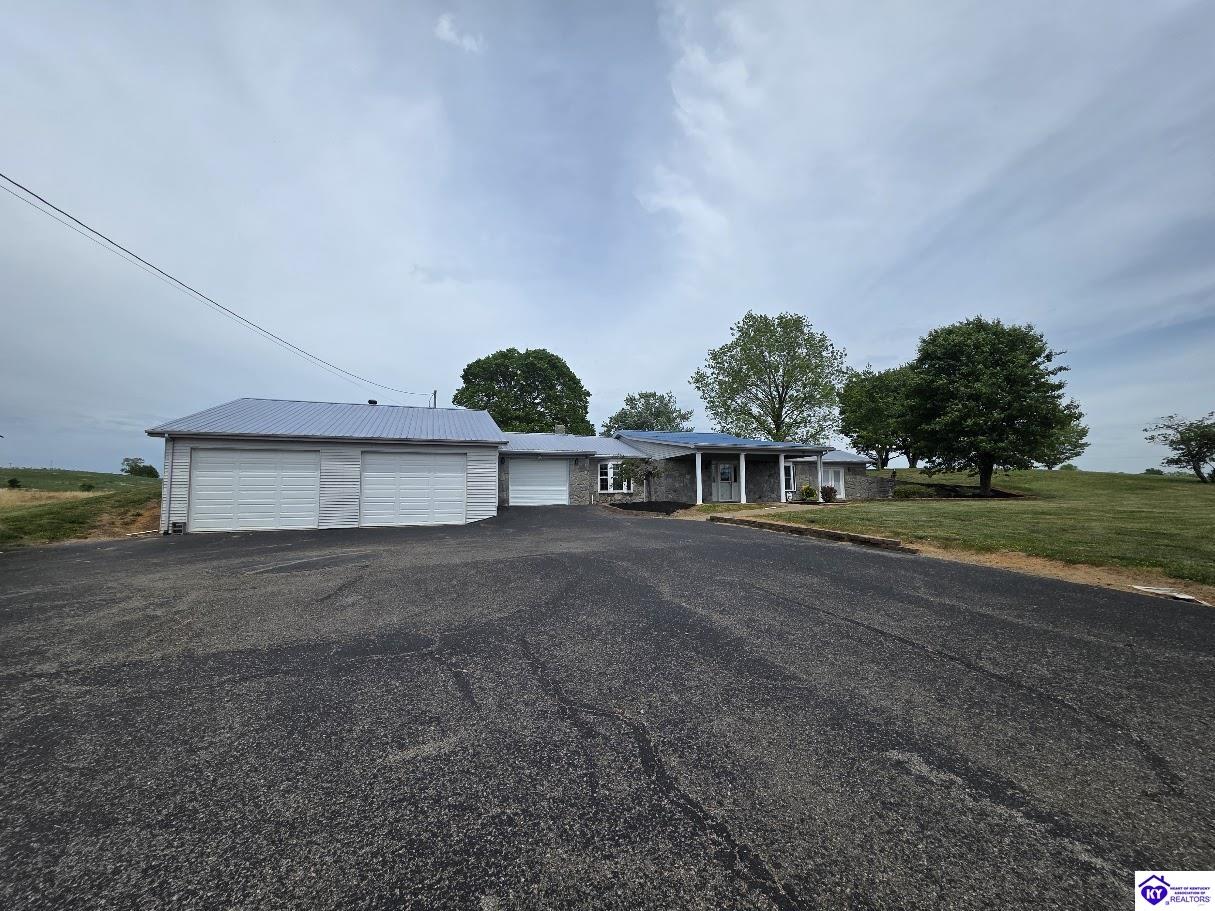 200 Lyle Road Property Photo 2