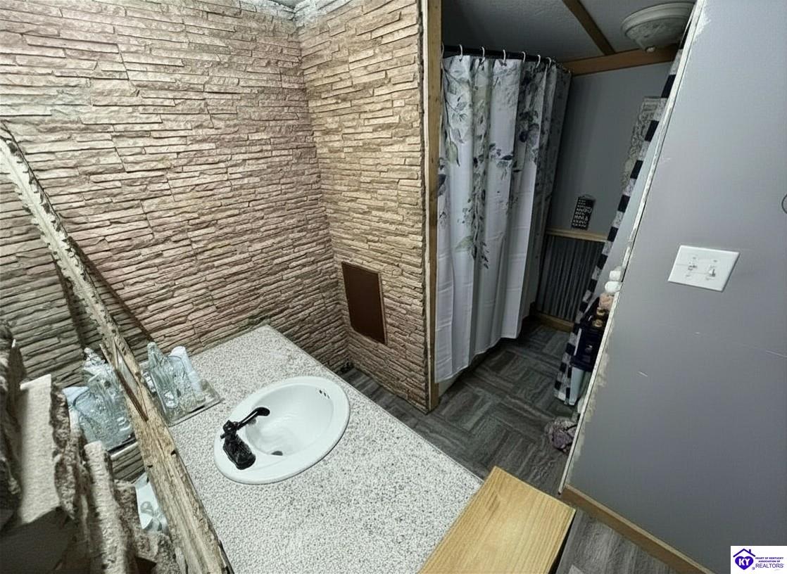 7833 Highway 401 Property Photo 11