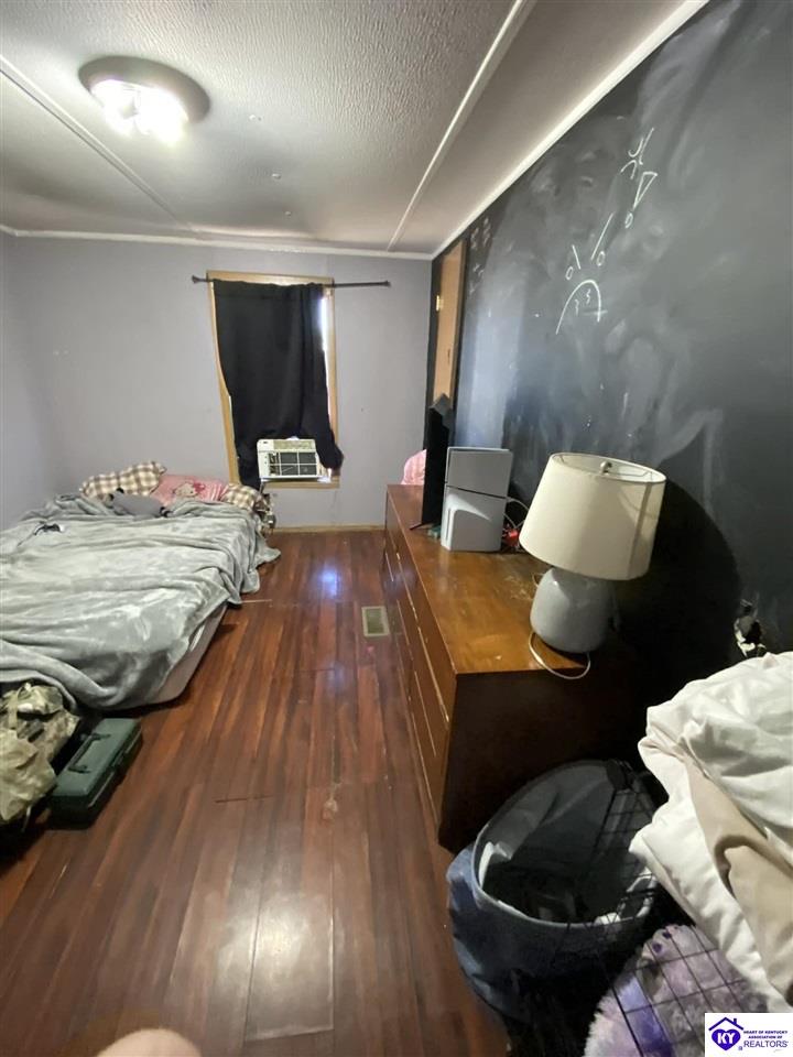 7833 Highway 401 Property Photo 16
