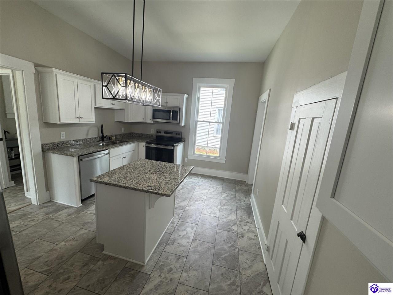 302 Central Avenue Property Photo 11
