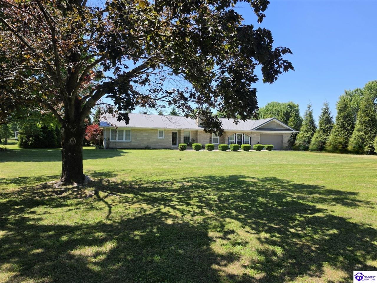865 Tennessee Ridge Road Property Photo 1