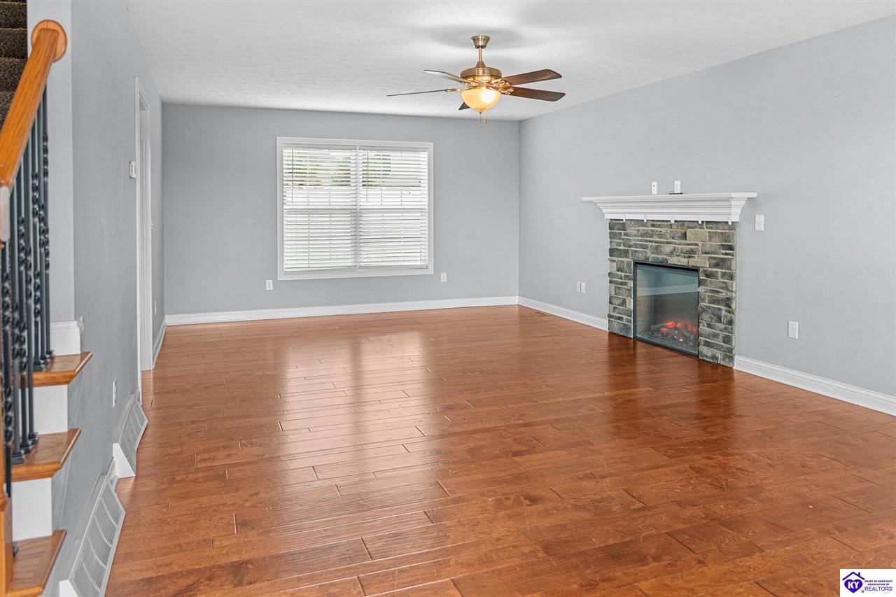 201 Butterfield Drive Property Photo 4