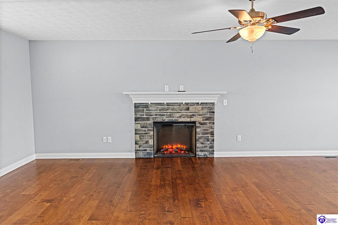 201 Butterfield Drive Property Photo 14