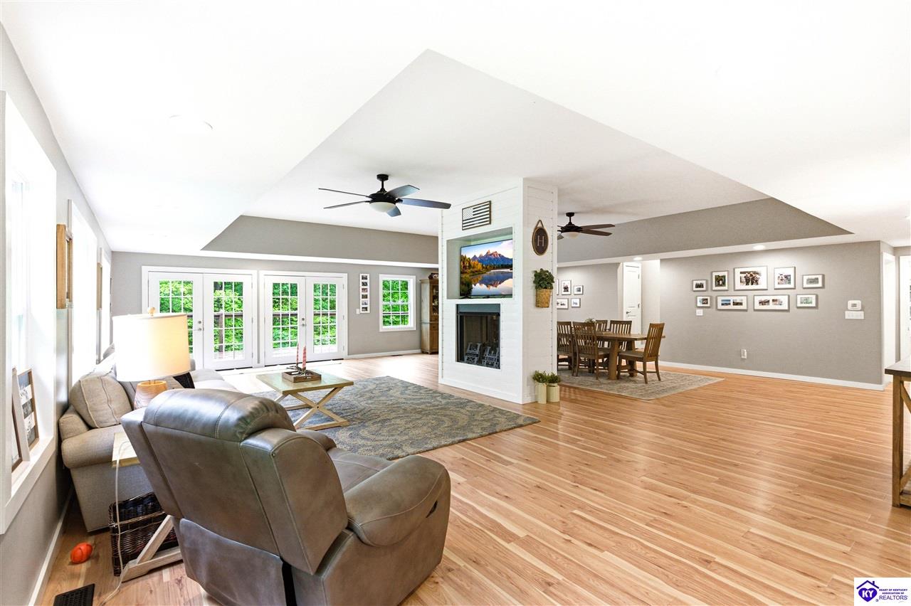 343 Pipeline Road Property Photo 14