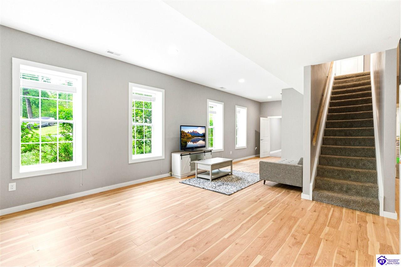 343 Pipeline Road Property Photo 32