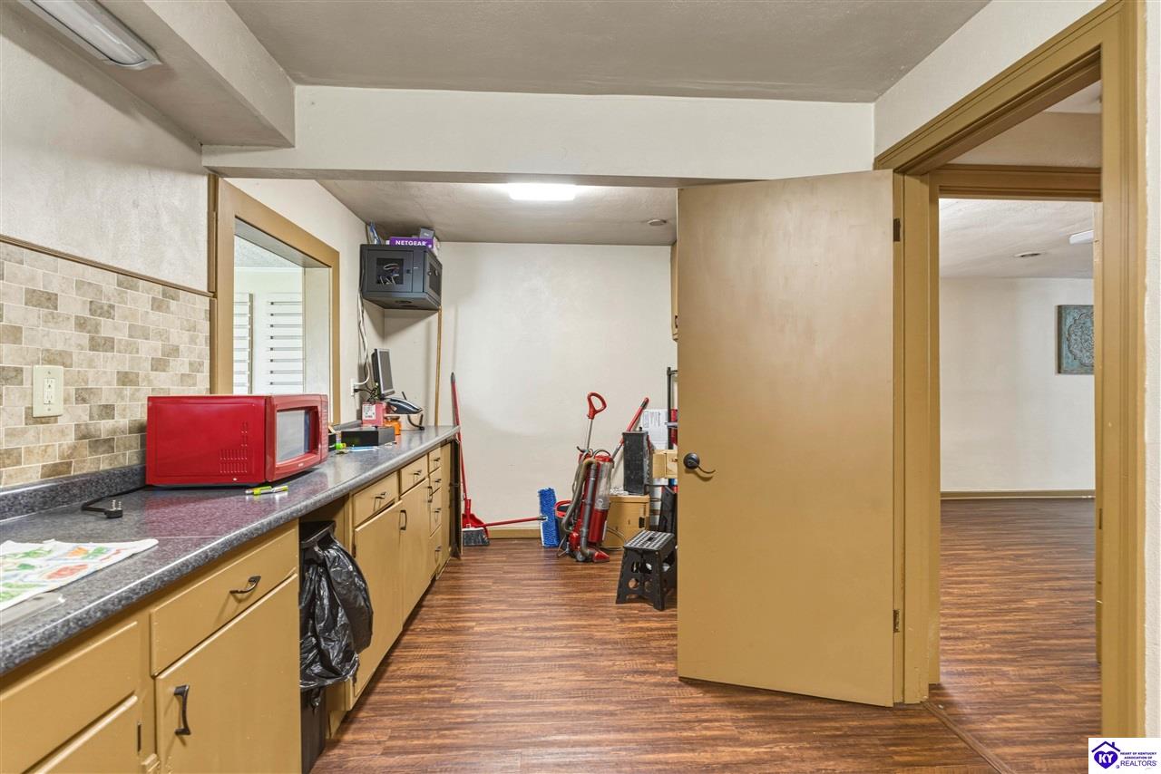 13908 Dixie Highway Property Photo 33