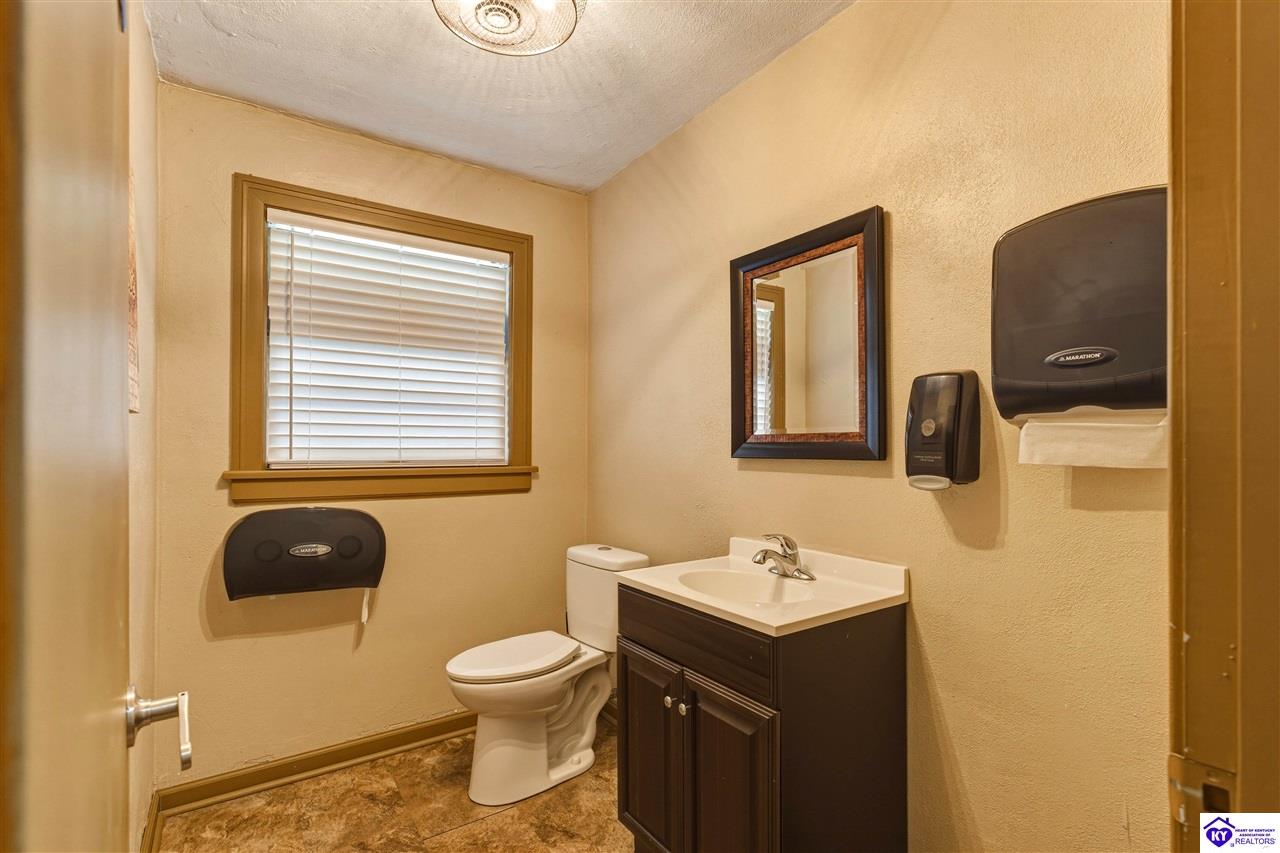 13908 Dixie Highway Property Photo 36