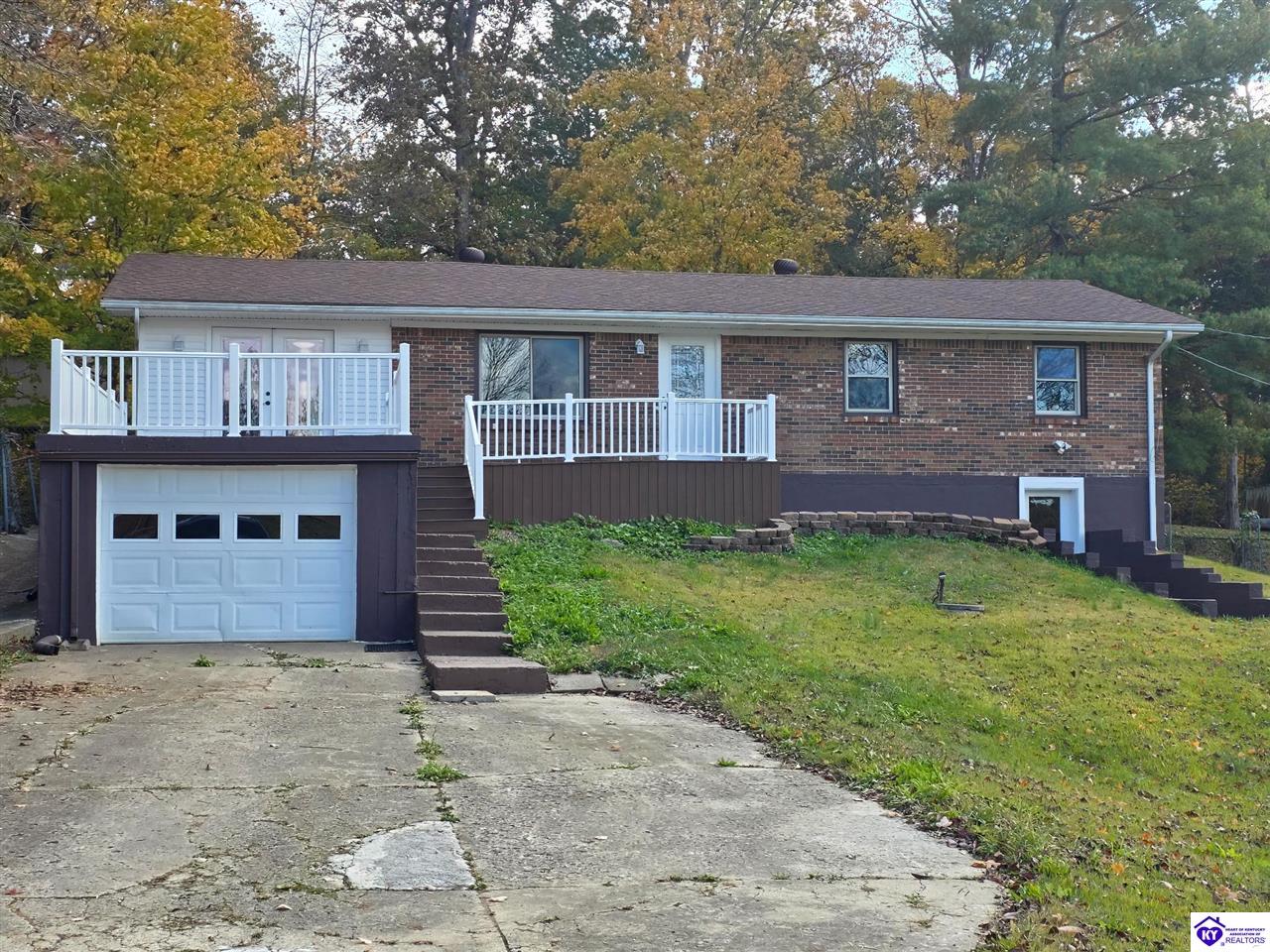 454 Pinewood Drive Property Photo 2