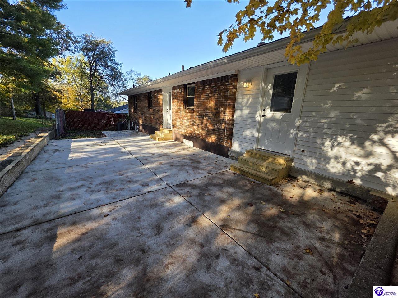454 Pinewood Drive Property Photo 4