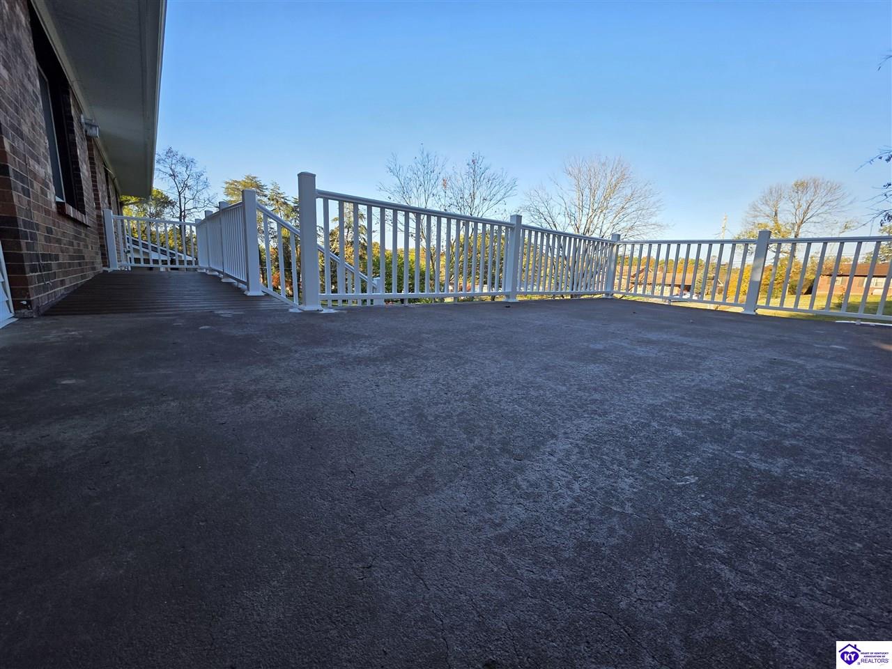454 Pinewood Drive Property Photo 6