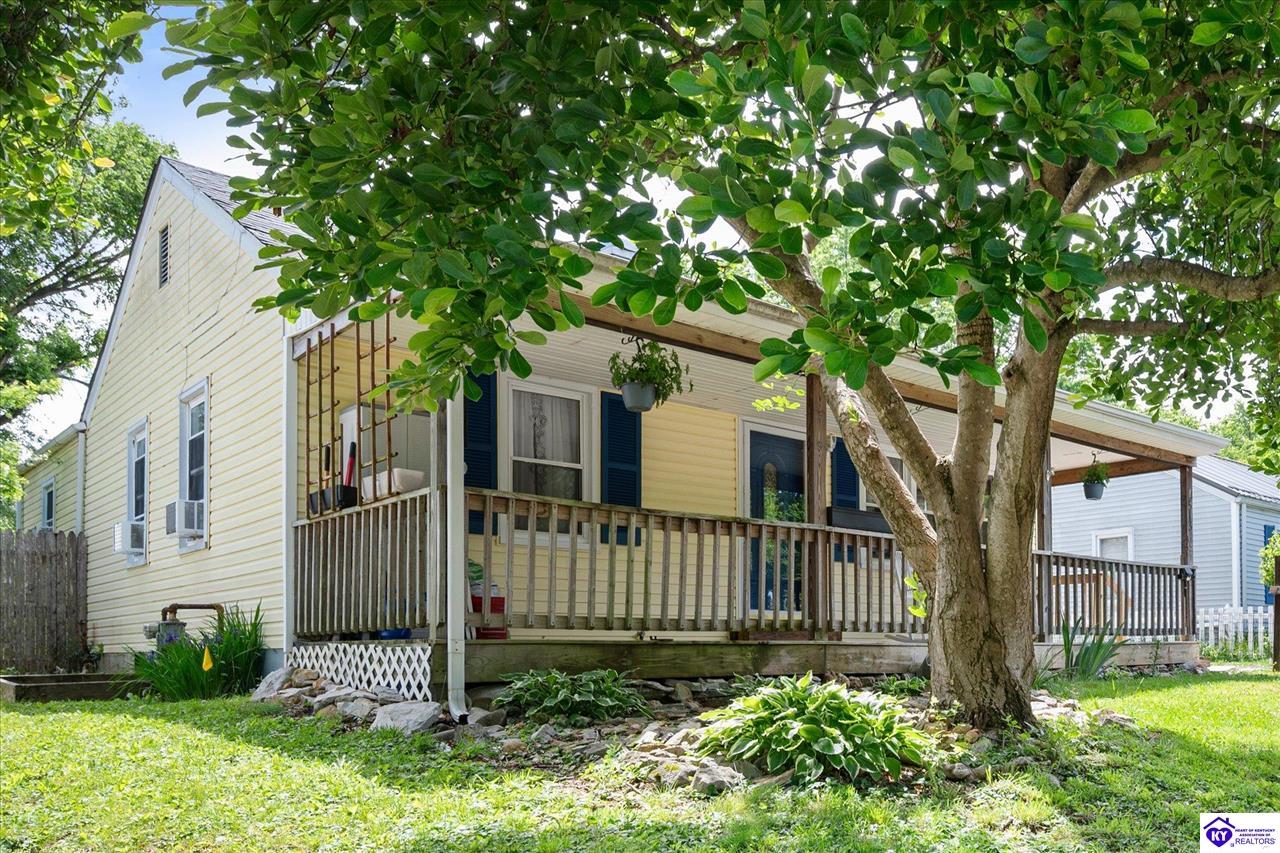 513 Village Drive Property Photo 6