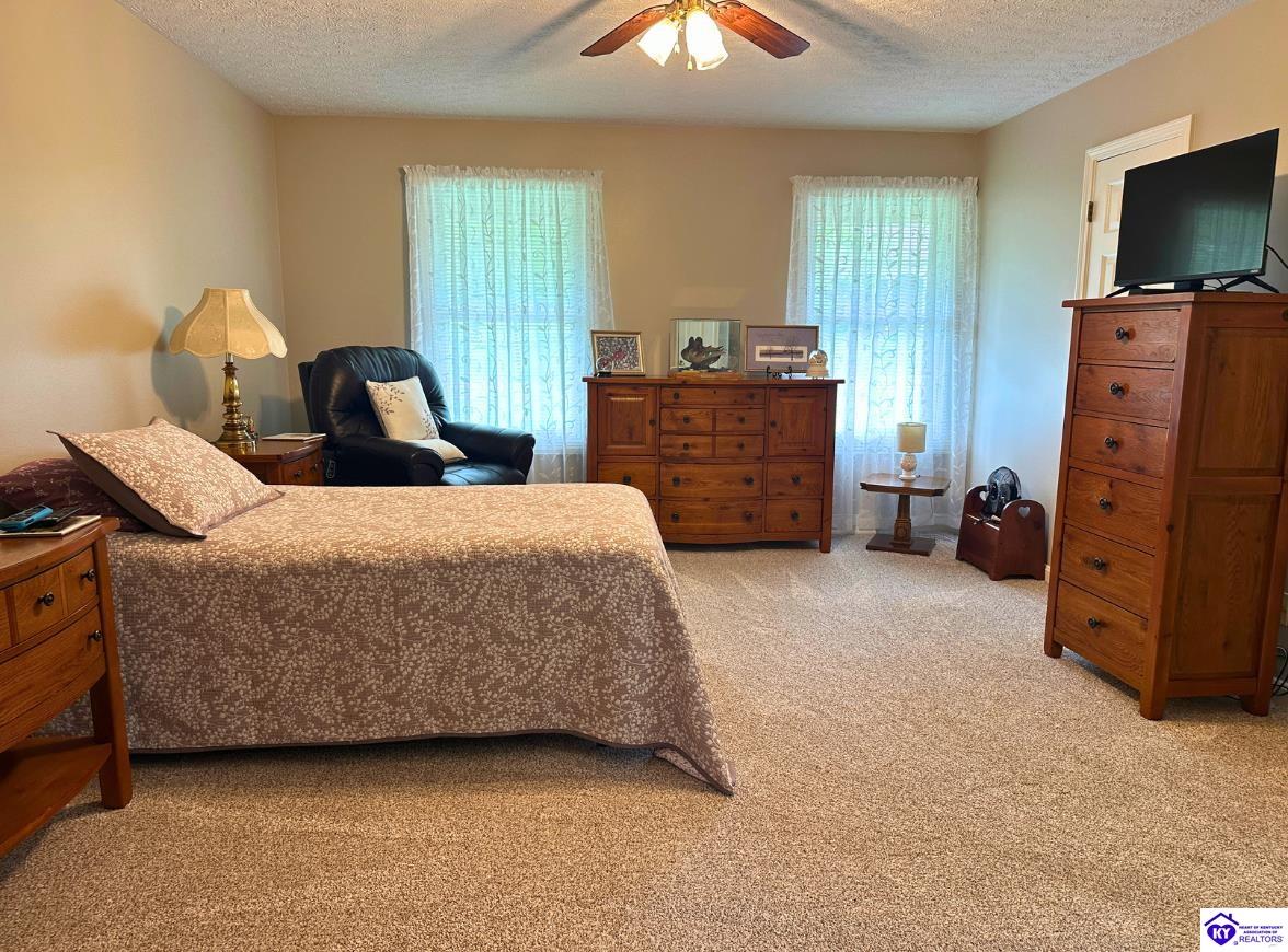 909 Forest Hills Drive Property Photo 10