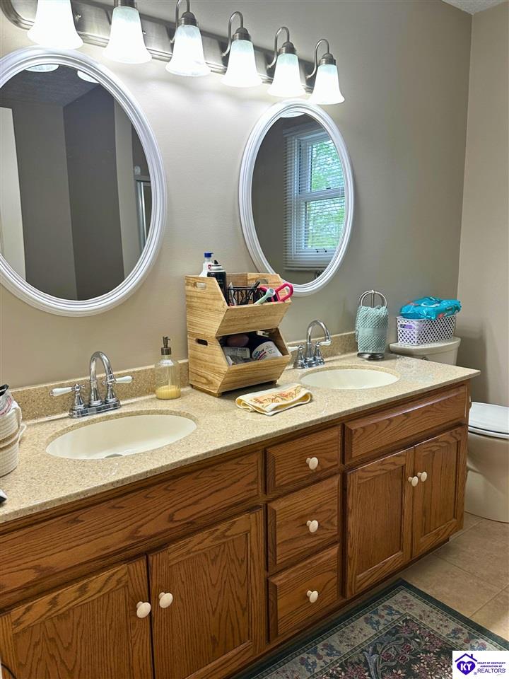 909 Forest Hills Drive Property Photo 11