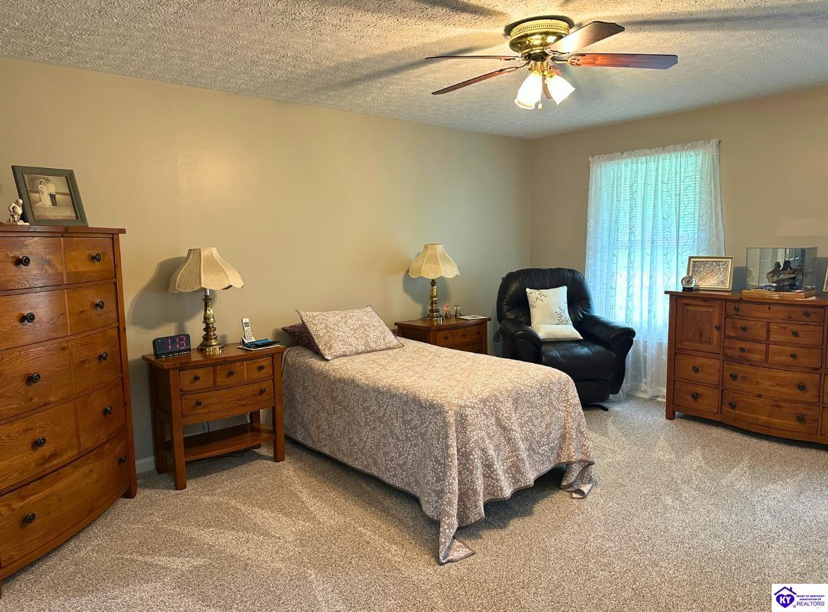 909 Forest Hills Drive Property Photo 12