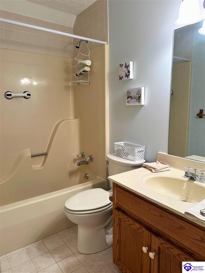 909 Forest Hills Drive Property Photo 14