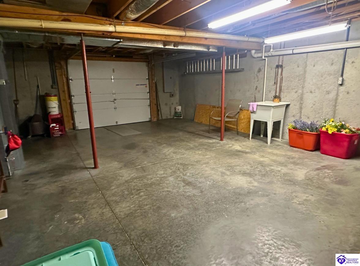 909 Forest Hills Drive Property Photo 17