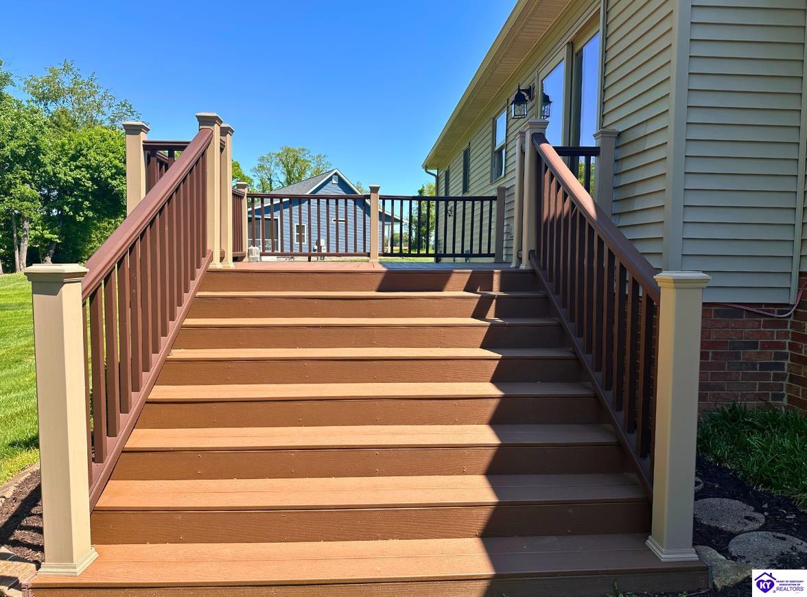 909 Forest Hills Drive Property Photo 18