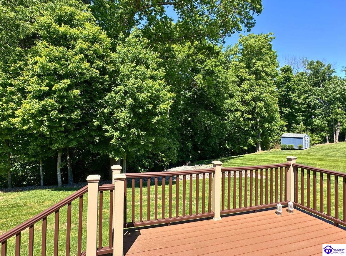 909 Forest Hills Drive Property Photo 20