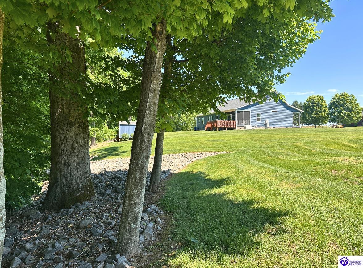 909 Forest Hills Drive Property Photo 24