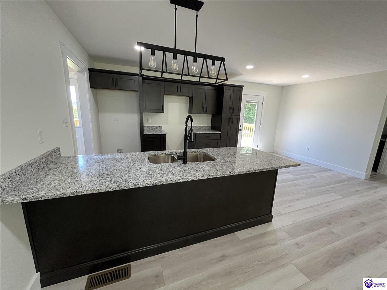 205 Olive Avenue Property Photo 5