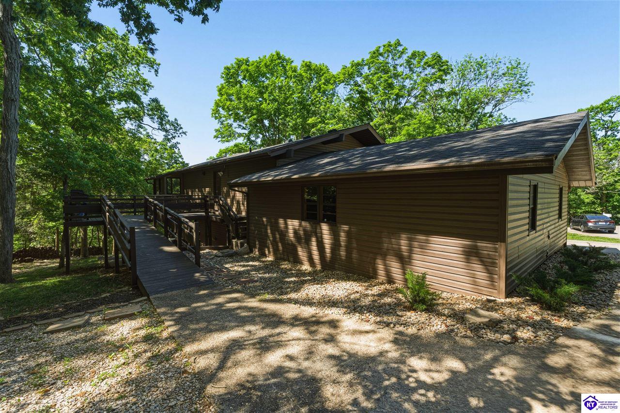 73 Hawthorne Court Property Photo 38