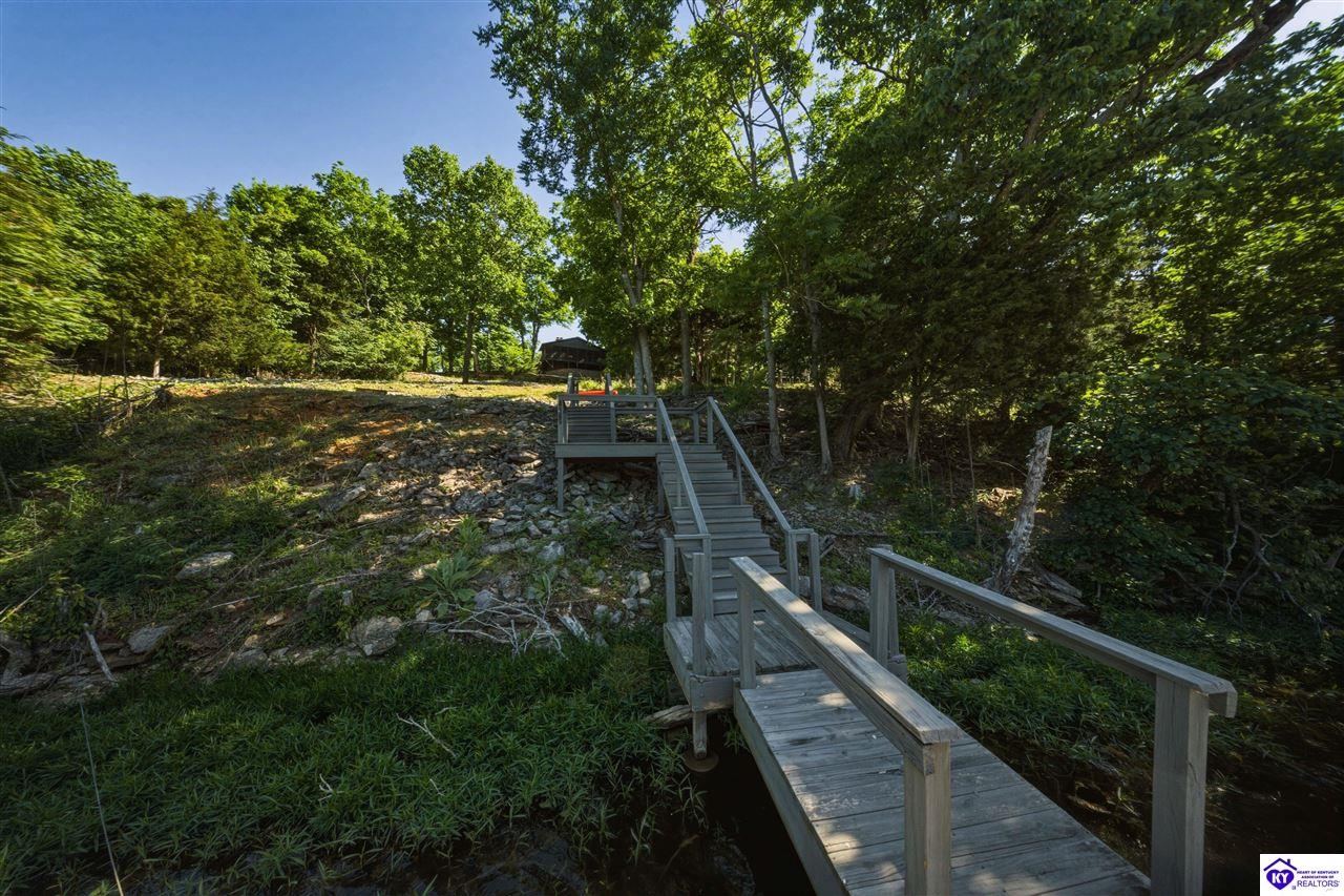 73 Hawthorne Court Property Photo 41