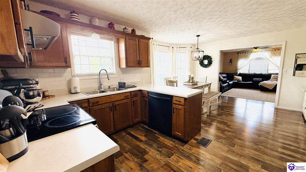 76 Chapel Cove Property Photo 25