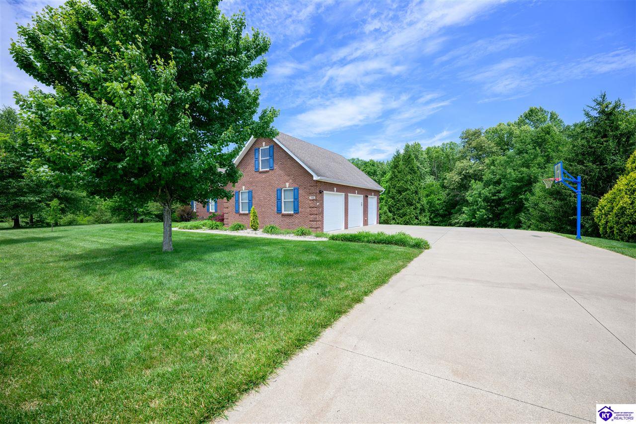 330 Stonebriar Drive Property Photo 4