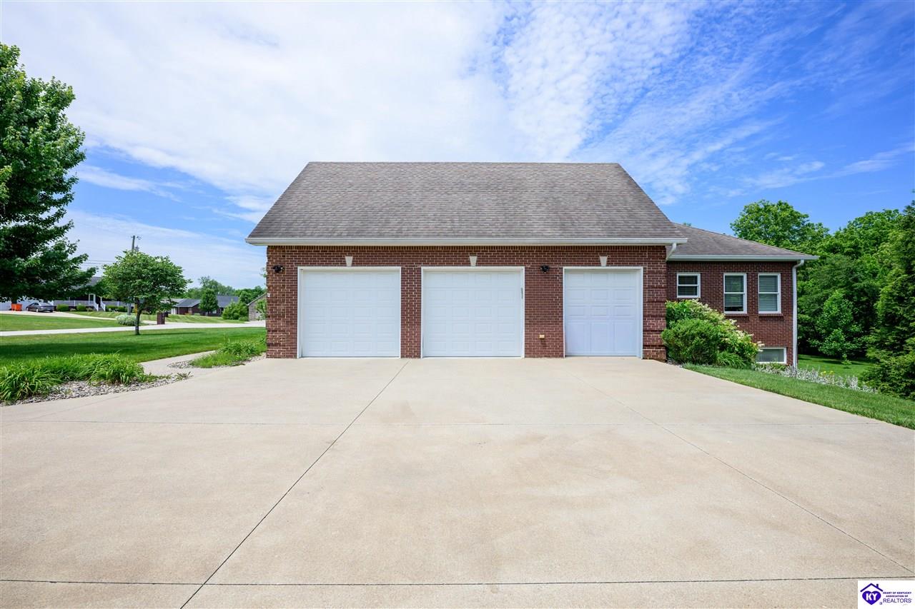 330 Stonebriar Drive Property Photo 7