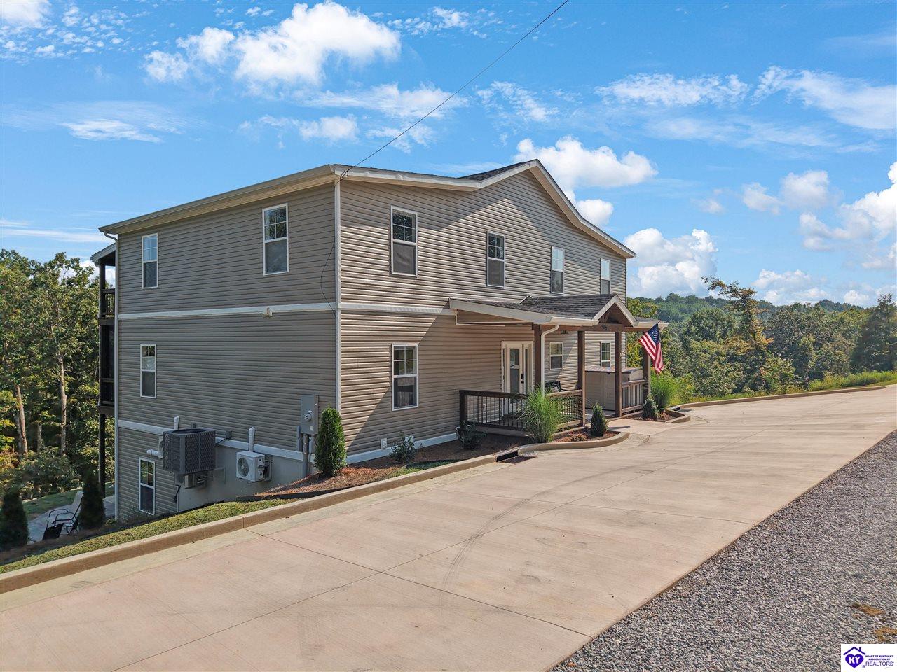 50 Clees Ln Property Photo 2