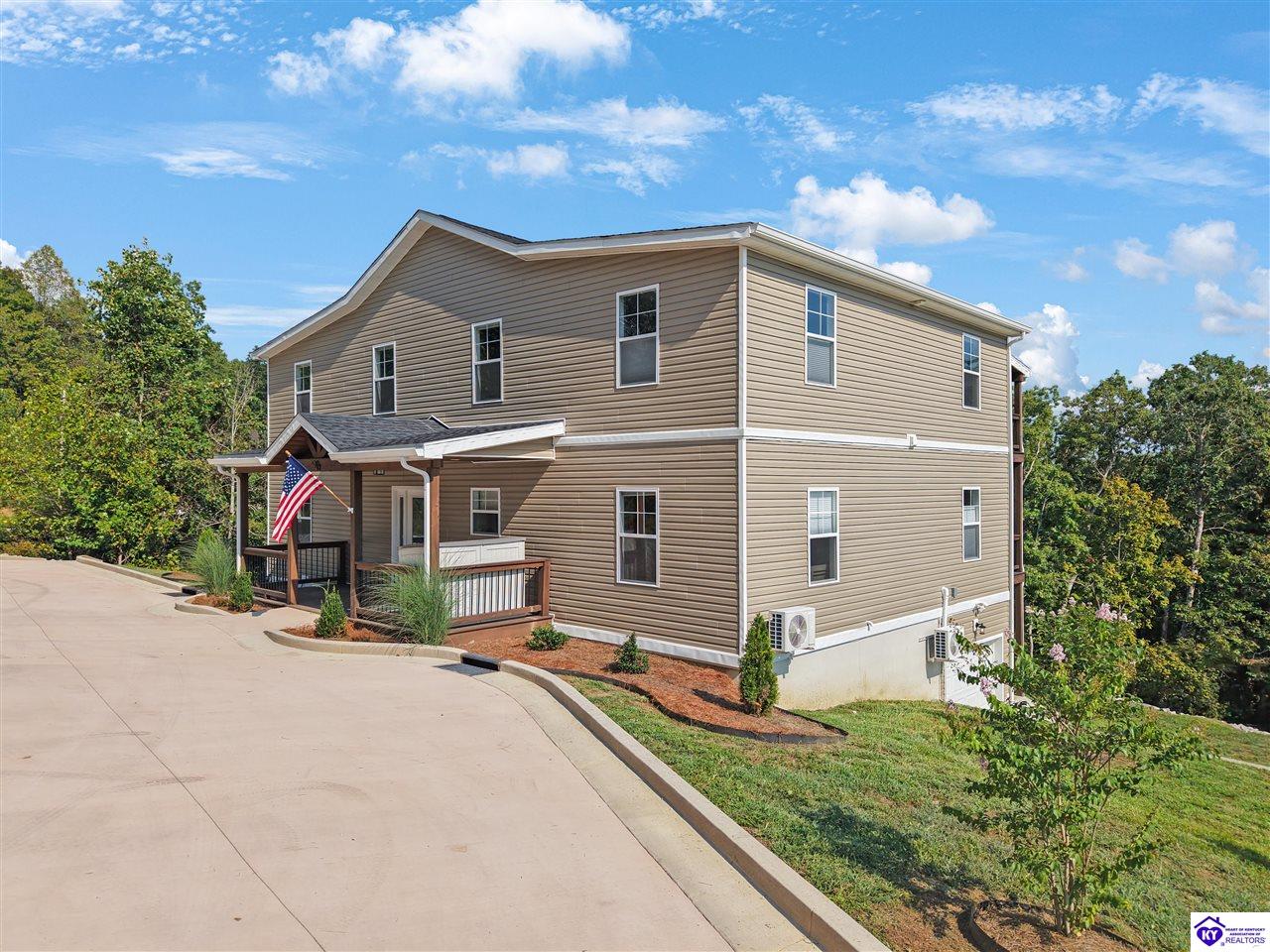 50 Clees Ln Property Photo 3