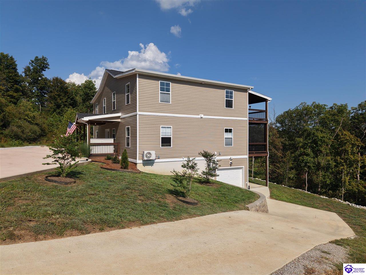 50 Clees Ln Property Photo 5