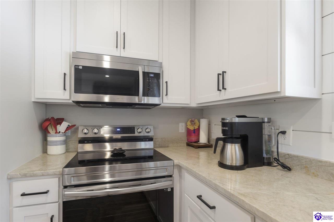 50 Clees Ln Property Photo 8
