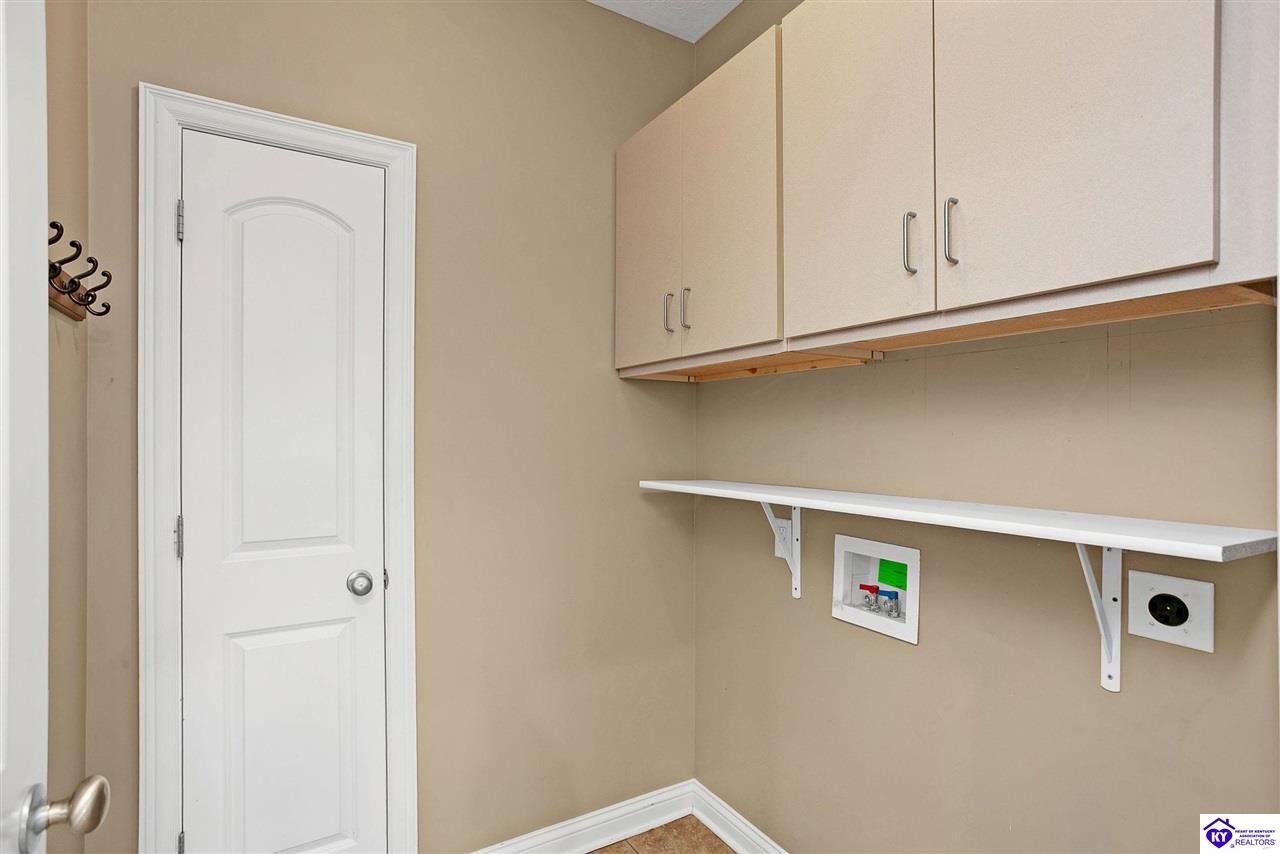 672 Wind Brook Drive Property Photo 15