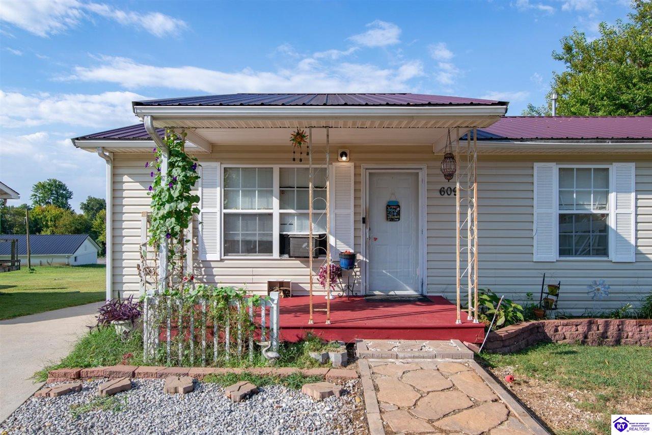 609 Moore Drive Property Photo 4