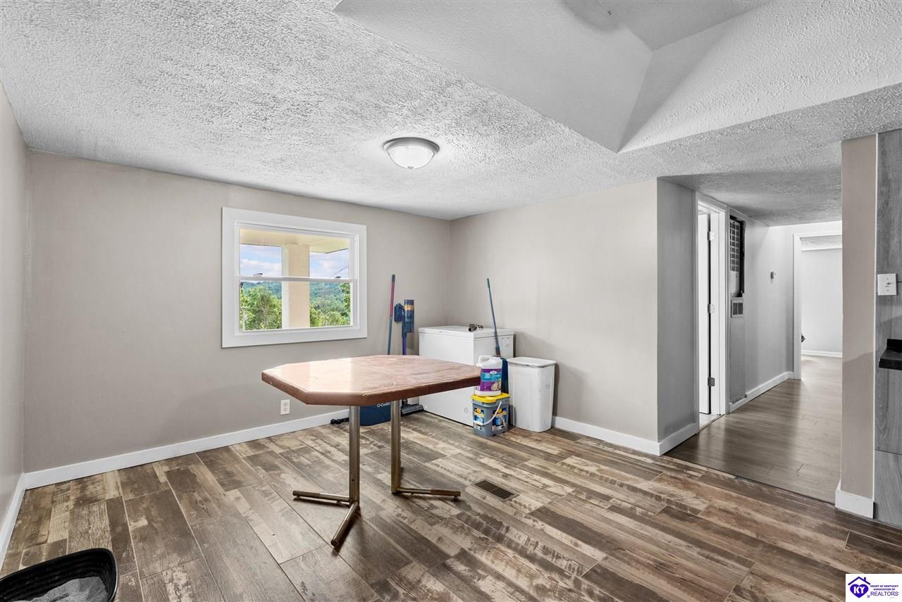 2088 Pine Ridge Road Property Photo 8