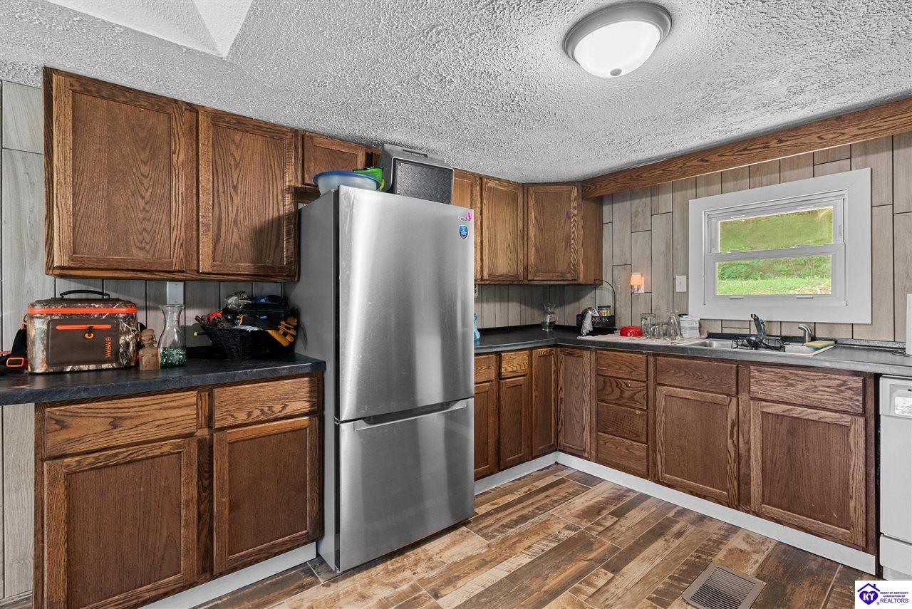 2088 Pine Ridge Road Property Photo 11