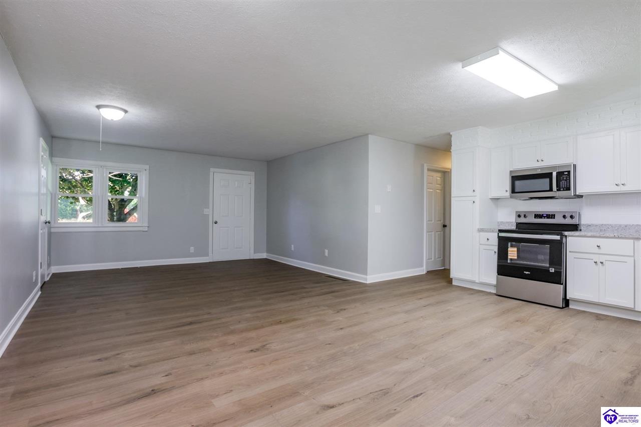 2811 Slack Road Property Photo 11