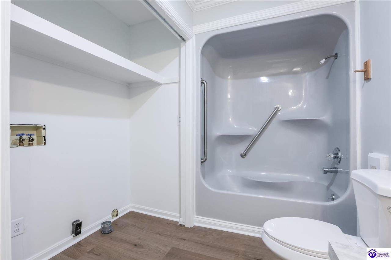 2811 Slack Road Property Photo 16