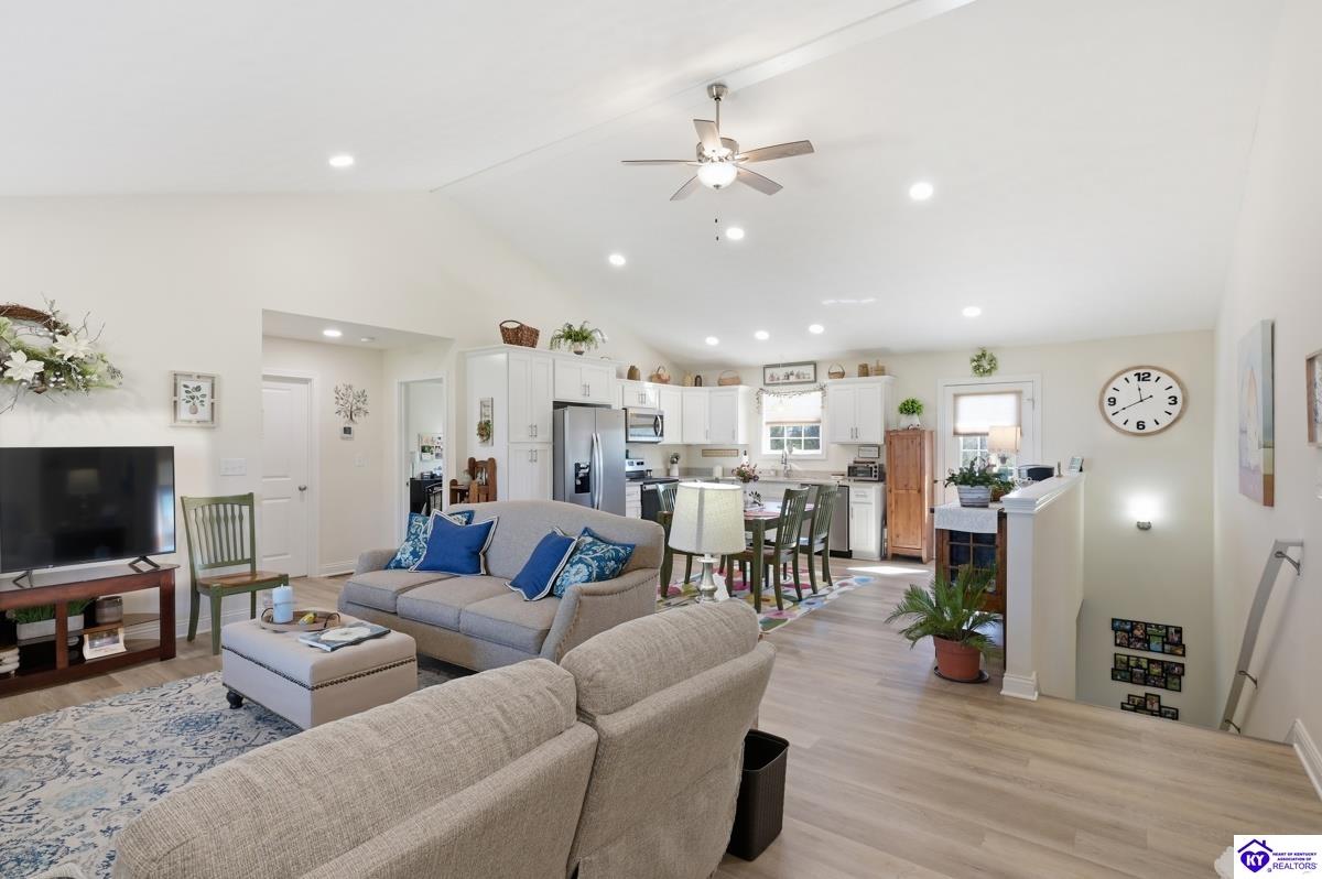 421 Turnberry Court Property Photo 3
