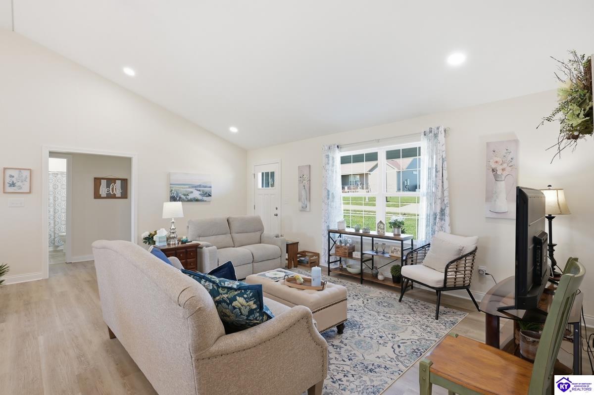 421 Turnberry Court Property Photo 4