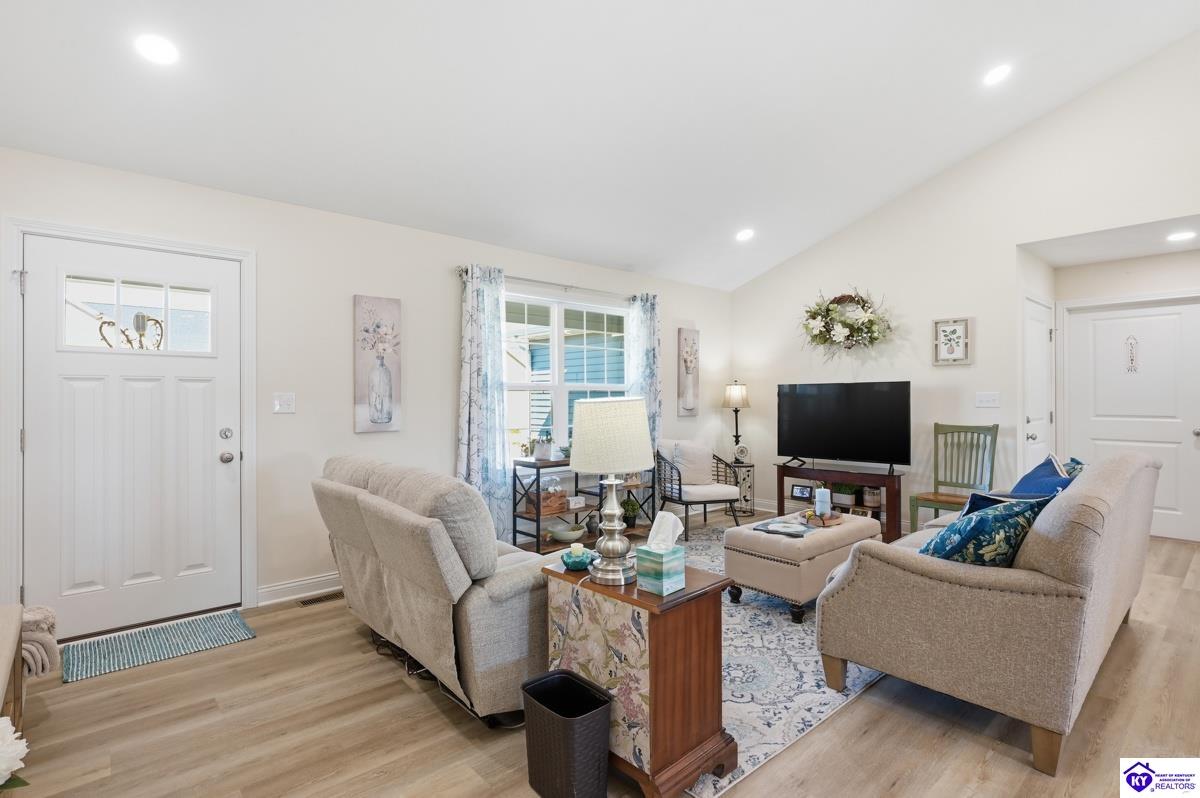 421 Turnberry Court Property Photo 6
