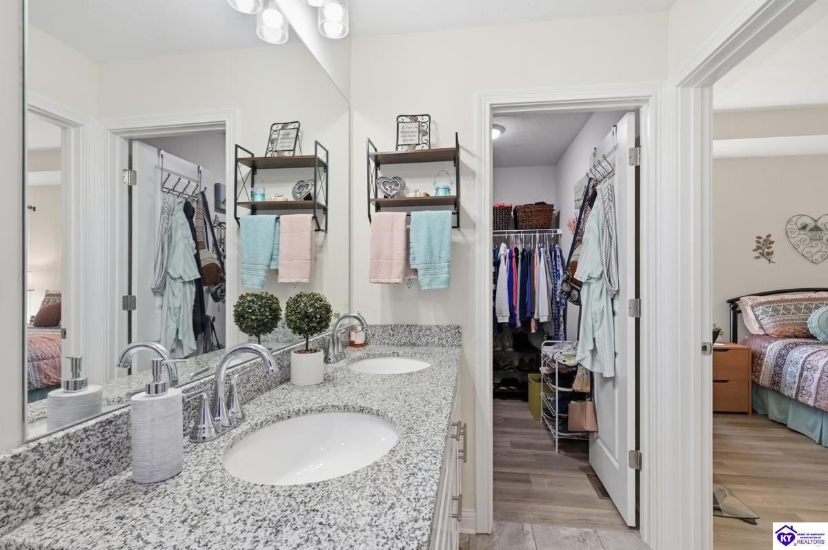 421 Turnberry Court Property Photo 13