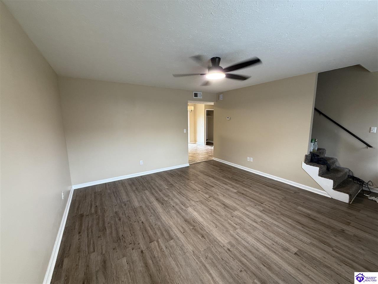 2574 Vonoa Drive Property Photo 3
