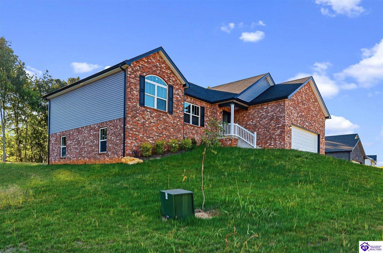 2032 Pear Valley Drive Property Photo 4