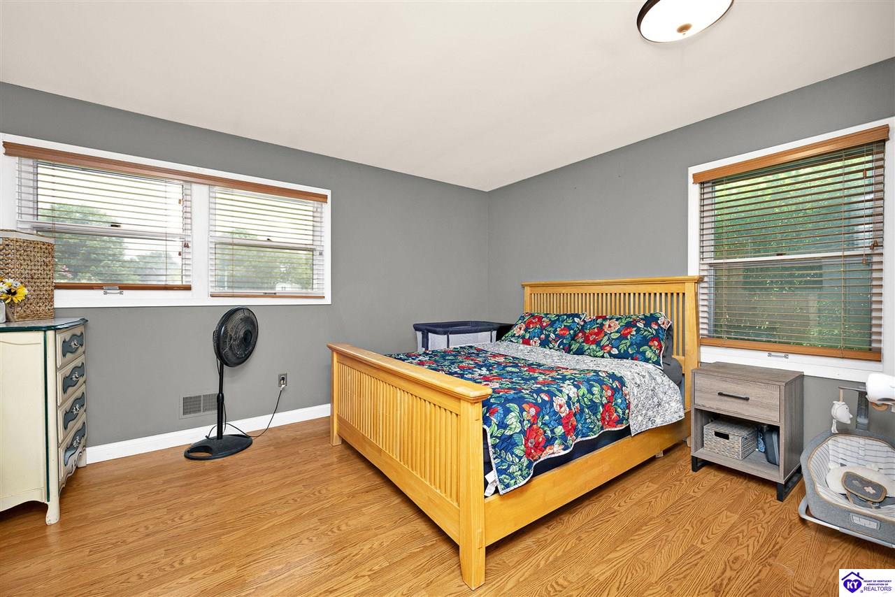 100 Bedford Court Property Photo 14