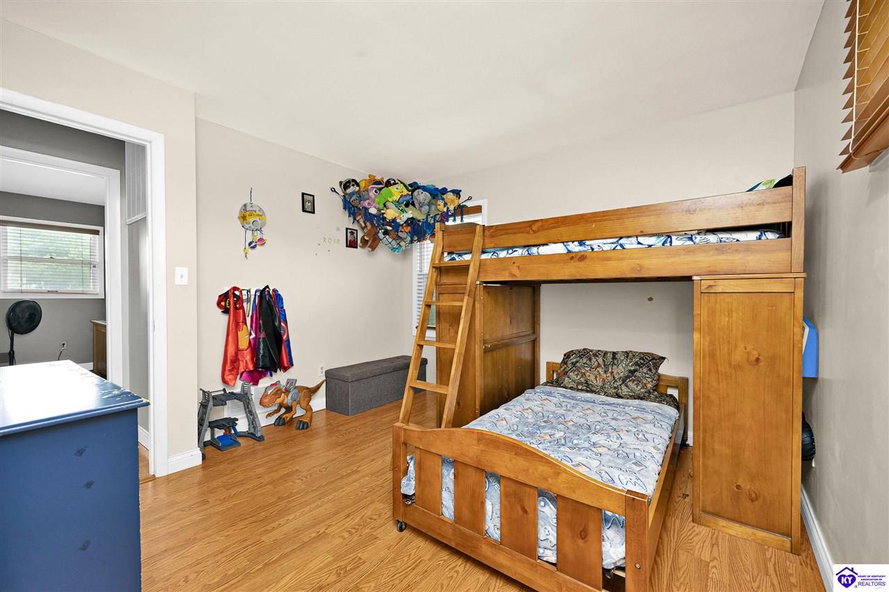 100 Bedford Court Property Photo 15