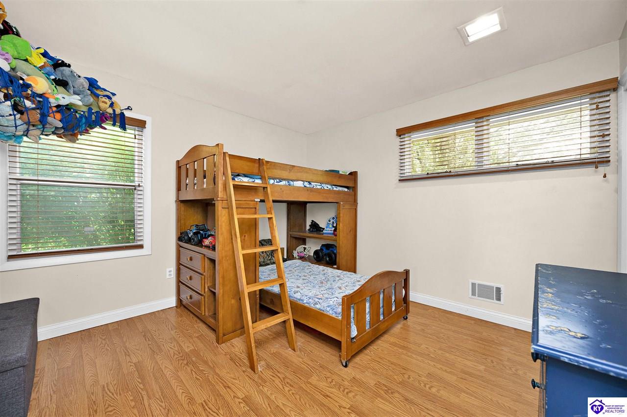 100 Bedford Court Property Photo 16
