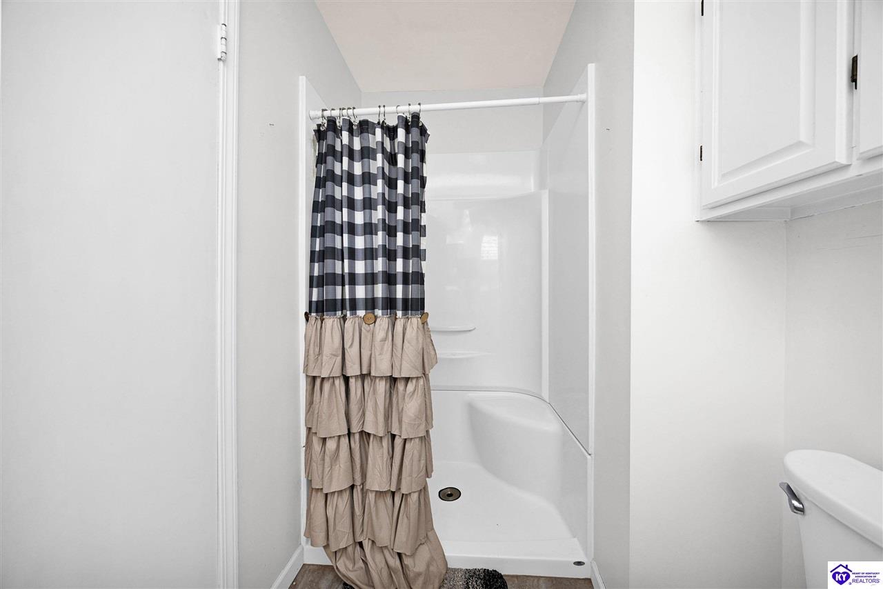 100 Bedford Court Property Photo 17